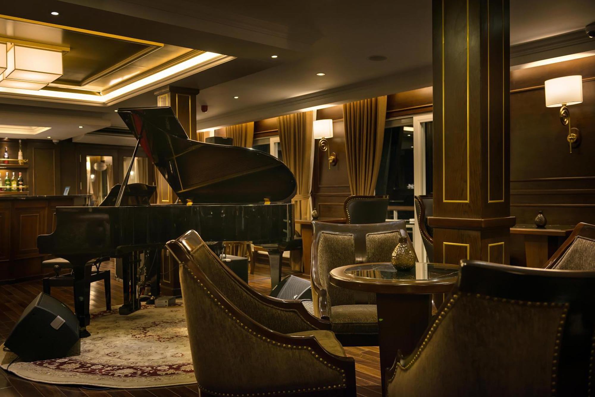 Paradise Elegance Cruise Halong Ha Long Exterior photo