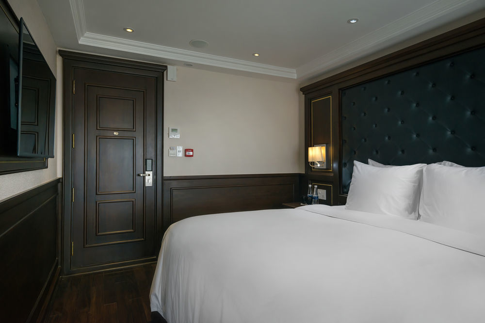 Paradise Elegance Cruise Halong Ha Long Exterior photo