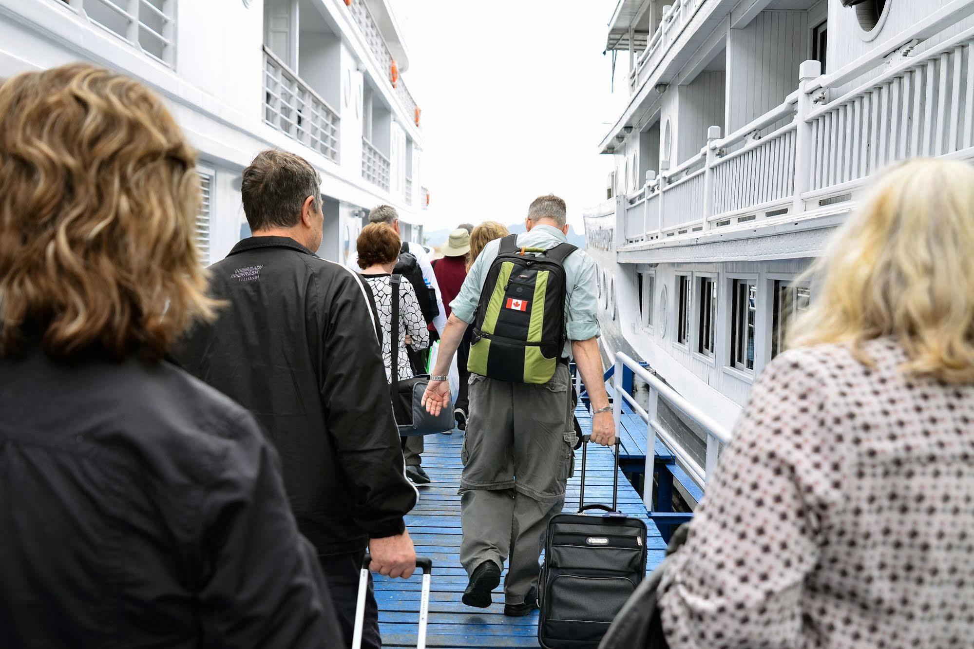 Paradise Elegance Cruise Halong Ha Long Exterior photo